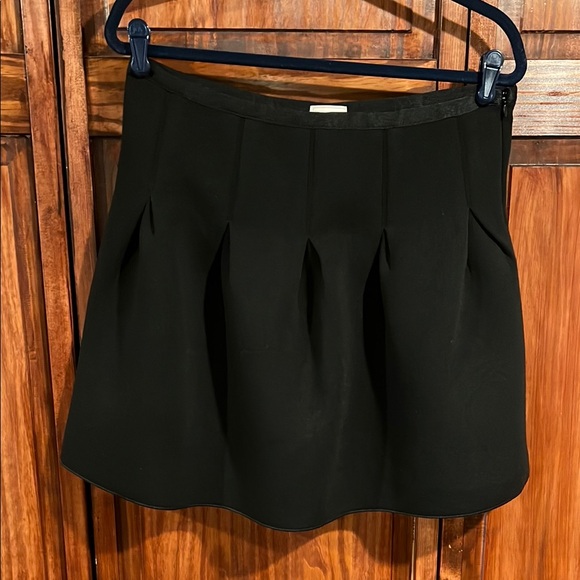 GAP Black Pleated Skuba Skirt - Picture 1 of 1